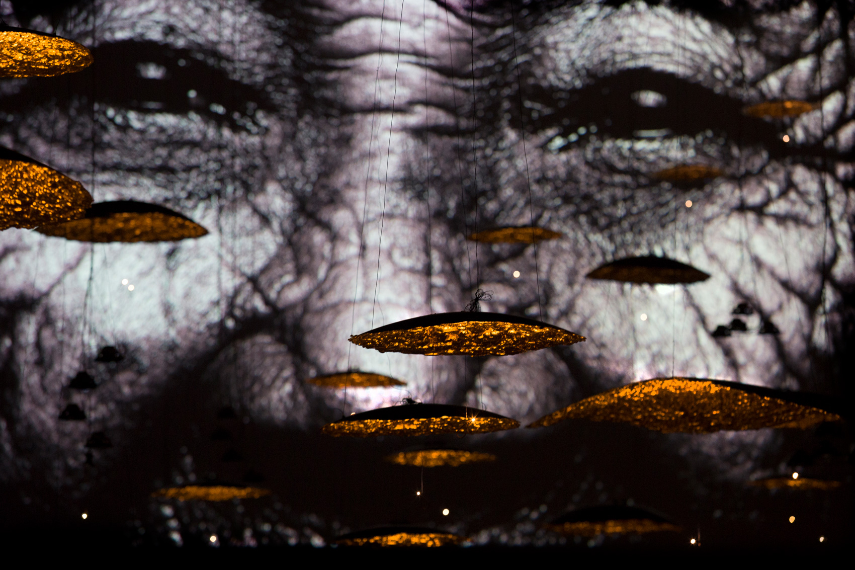 Enzo Catellani lights up Yuval Avital’s Alma Mater and Michelangelo Pistoletto’s Il Terzo Paradiso