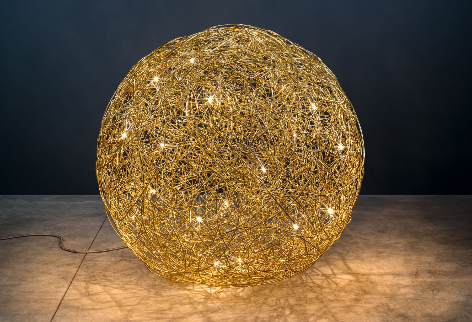 <p>Libano – Beirut, Villa Audi Art Gallery, mostra “Design Icons” (antologia dei più significativi oggetti di design italiano realizzati a partire dal 1920): “Fil de Fer”</p>