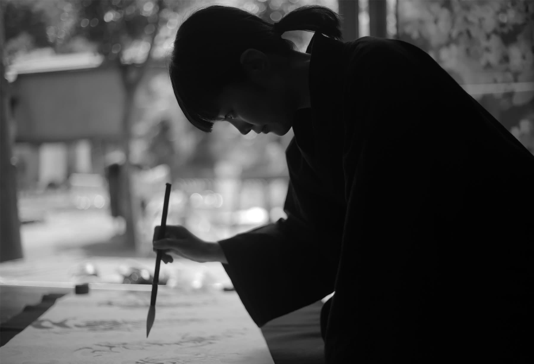 <p class="p1">Enzo Catellani a novembre compie un viaggio in Giappone per approfondire la conoscenza della cultura di questo Paese; esegue alcune opere pittoriche, esposte a partire da febbraio 2020 nel museo National Art Center di Roppongi.<span class="Apple-converted-space"> </span></p>