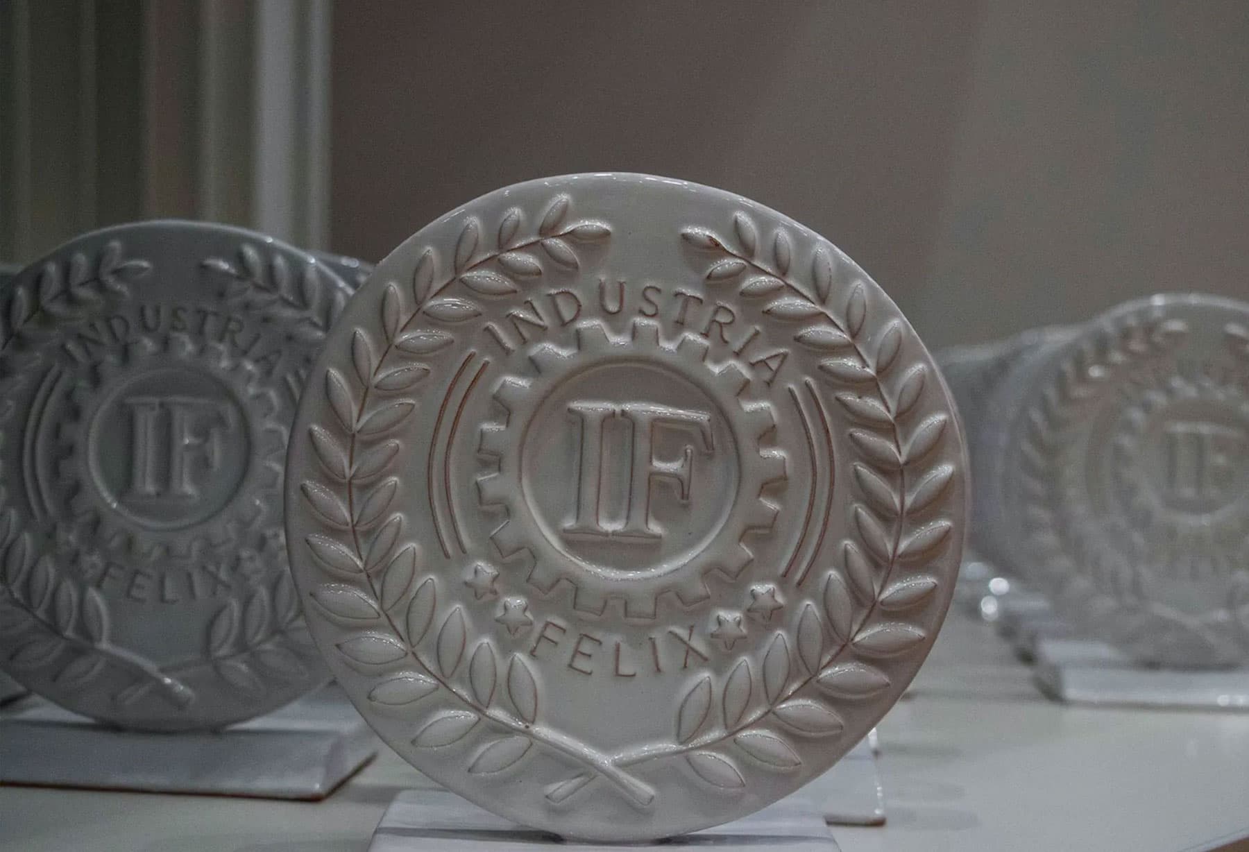 <p>Catellani & Smith ha ricevuto l’Alta Onorificenza di Bilancio durante la seconda edizione nazionale del Premio Industria Felix – L’Italia che compete, che si è svolto il 25 novembre nell’Aula Magna Mario Arcelli dell’Università LUISS Guido Carli di Roma, con la partecipazione di ospiti di alto profilo del mondo politico e finanziario.</p>